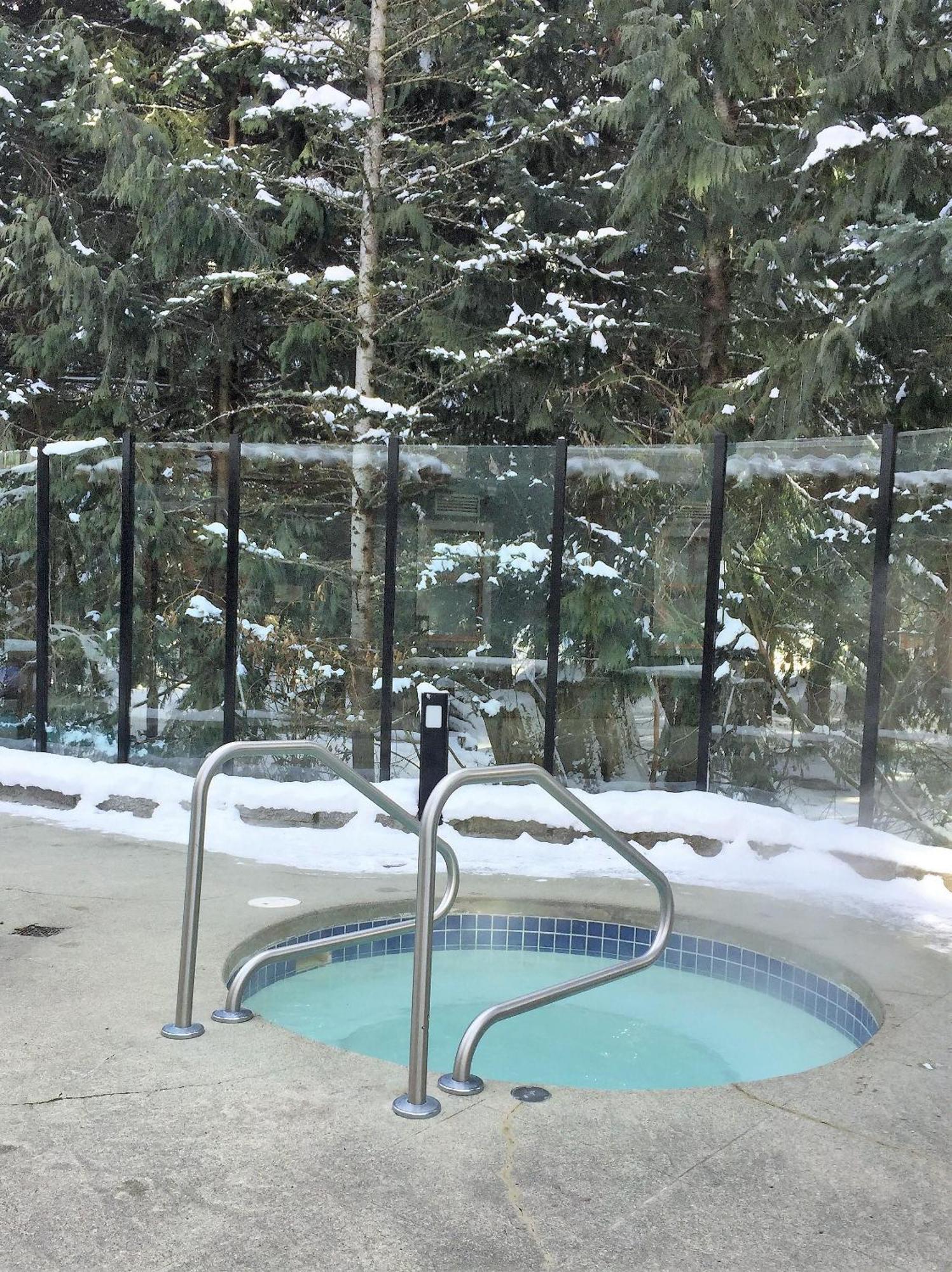 Alpenglow Lodge Studio With Park View By Mva Whistler Exterior photo